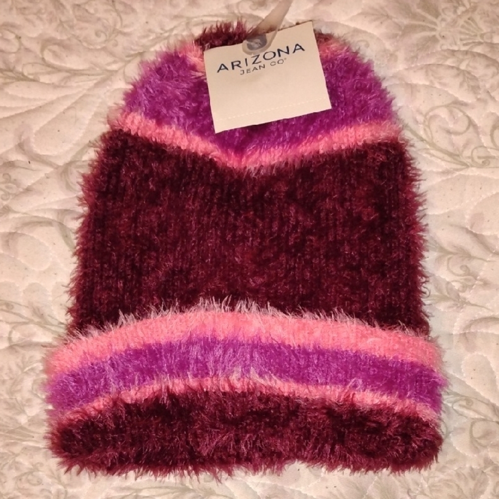 Arizona Jean Co. Woman's Fuzzy Zindanfel Beanie, NWT